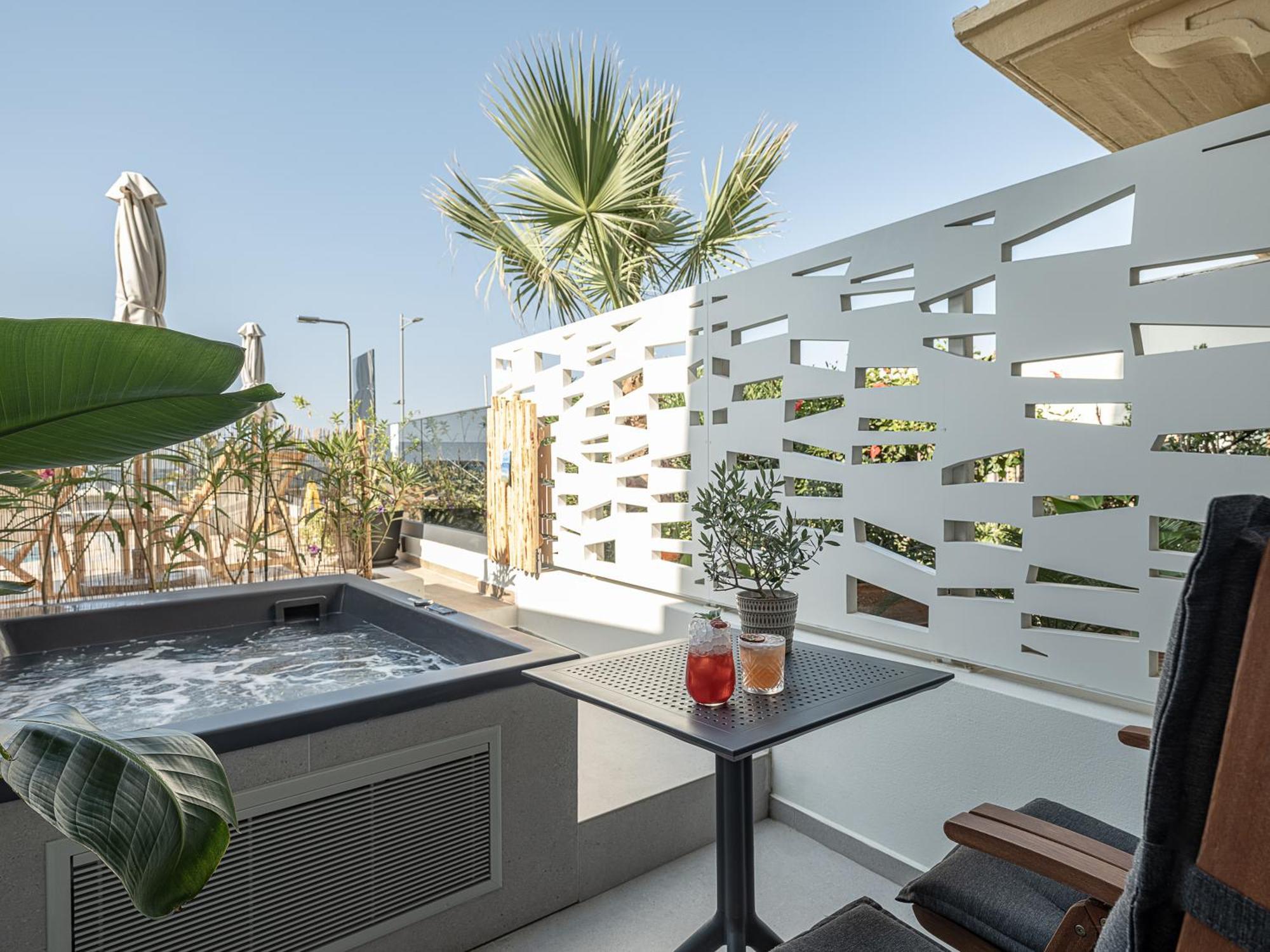 Calla Luxury Seafront Suites Rétino Exterior foto